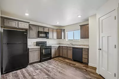 2624 S Pickwick St, Magna, UT 84044 - Photo 7