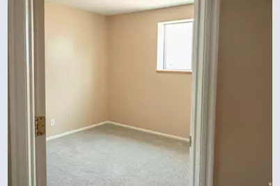 325 S 800 W, Vernal, UT 84078 - Photo 23