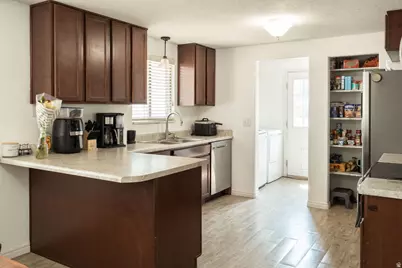 325 S 800 W, Vernal, UT 84078 - Photo 3