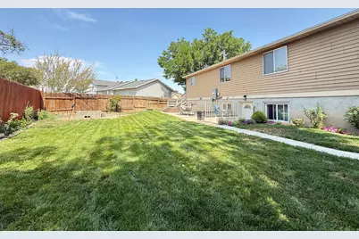 4072 S Peachwood Dr W, West Valley, UT 84119 - Photo 5