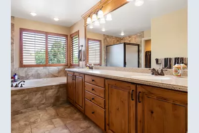 10403 S Walnut Canyon Ln, South Jordan, UT 84009 - Photo 3