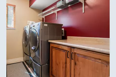10403 S Walnut Canyon Ln, South Jordan, UT 84009 - Photo 17
