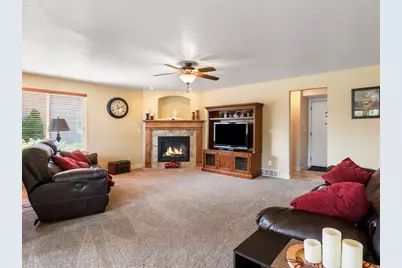10403 S Walnut Canyon Ln, South Jordan, UT 84009 - Photo 13