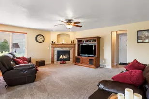 10403 S Walnut Canyon Ln, South Jordan, UT 84009 - Photo 13