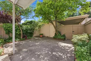 1554 E 5600 S, Holladay, UT 84121 - Photo 9