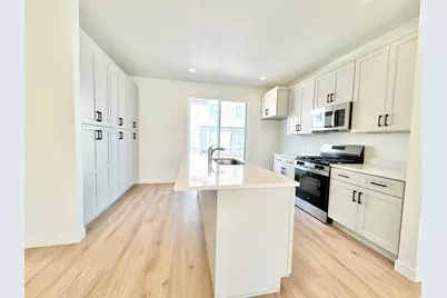 1650 N Main St, Layton, UT 84041 - Photo 5