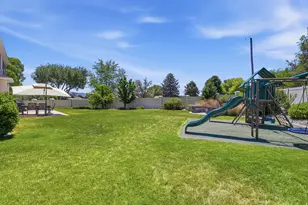 10676 S Urban Ridge Cv W, South Jordan, UT 84095 - Photo 3