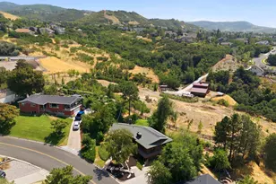 102 E Oakridge Dr S, Bountiful, UT 84010 - Photo 53