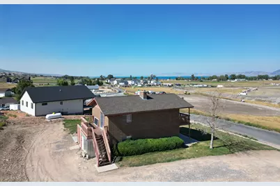 2519 S Country Club Cir #21, Garden City, UT 84028 - Photo 5