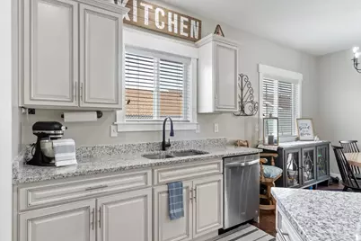 2146 W 5600 S #29, Roy, UT 84067 - Photo 11
