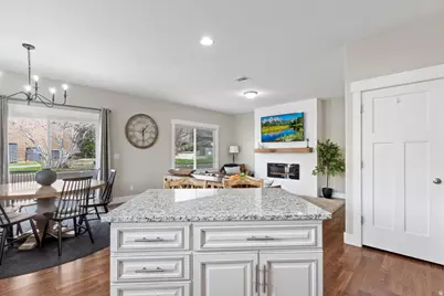 2146 W 5600 S #29, Roy, UT 84067 - Photo 7