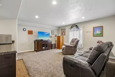 2819 E Hideout Cir N, Eagle Mountain, UT 84005 - Photo 23