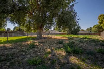 8686 S Temple Dr, West Jordan, UT 84088 - Photo 15