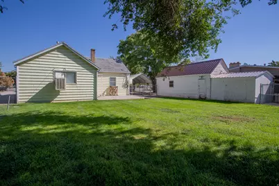 8686 S Temple Dr, West Jordan, UT 84088 - Photo 17