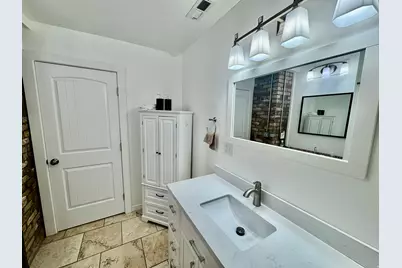 211 N 200 W, Salt Lake City, UT 84103 - Photo 29