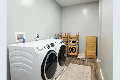 405 E 200 S, Elmo, UT 84521 - Photo 11