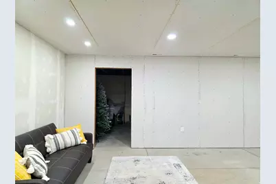 405 E 200 S, Elmo, UT 84521 - Photo 27