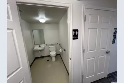 384 S Commerce Loop E, Orem, UT 84058 - Photo 9