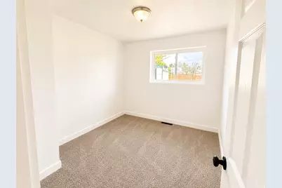 345 W Peach St S, Grantsville, UT 84029 - Photo 9