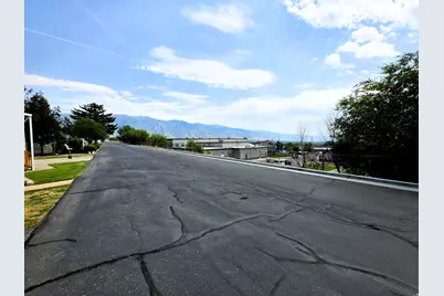 23 N Lakeview Dr, Layton, UT 84041 - Photo 23