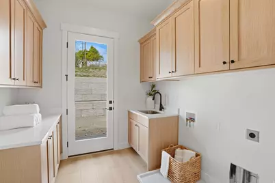 783 N 150 E, American Fork, UT 84003 - Photo 17