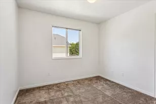 174 E Southwell St, Ogden, UT 84404 - Photo 5