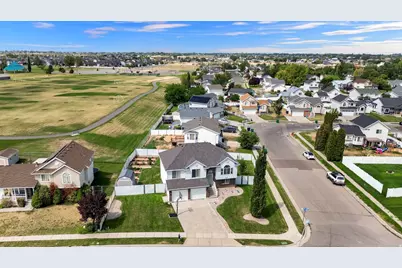 5621 S 4075 W, Roy, UT 84067 - Photo 3