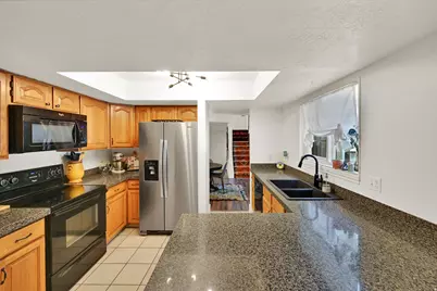 6914 S 855 E, Midvale, UT 84047 - Photo 11