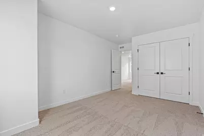 7146 Oquirrh Ranch Pkwy N, Eagle Mountain, UT 84005 - Photo 3