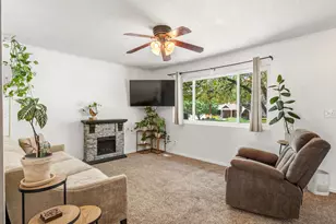 143 S Center St, Midway, UT 84049 - Photo 9