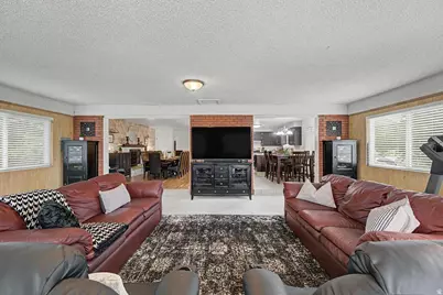 971 E 800 S, Bountiful, UT 84010 - Photo 9