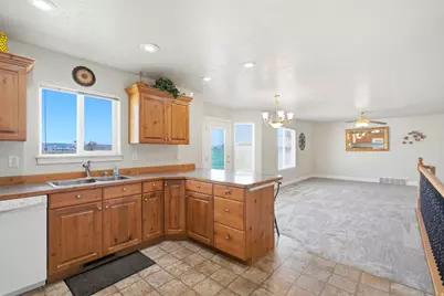 651 E 600 N, Roosevelt, UT 84066 - Photo 13