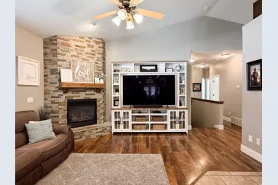 1087 Banbury Dr, Syracuse, UT 84075 - Photo 5