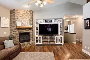 1087 Banbury Dr, Syracuse, UT 84075 - Photo 5