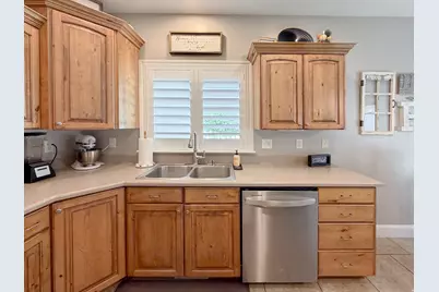 1087 Banbury Dr, Syracuse, UT 84075 - Photo 9