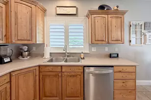 1087 Banbury Dr, Syracuse, UT 84075 - Photo 9