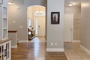 1087 Banbury Dr, Syracuse, UT 84075 - Photo 3