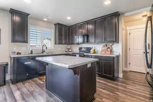 1457 W Waterfront Dr S, Syracuse, UT 84075 - Photo 9