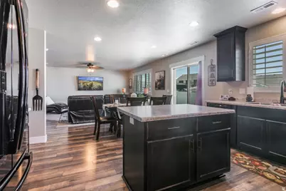 1457 W Waterfront Dr S, Syracuse, UT 84075 - Photo 11