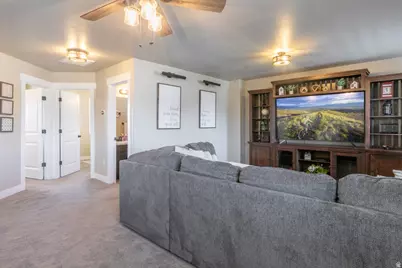 1457 W Waterfront Dr S, Syracuse, UT 84075 - Photo 15