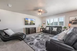 1457 W Waterfront Dr S, Syracuse, UT 84075 - Photo 5