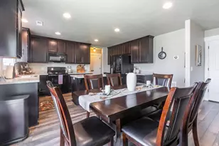 1457 W Waterfront Dr S, Syracuse, UT 84075 - Photo 7