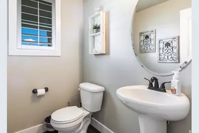 1457 W Waterfront Dr S, Syracuse, UT 84075 - Photo 13