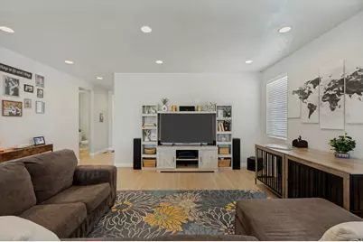 6078 N Boulter Peak Ln, Eagle Mountain, UT 84005 - Photo 9