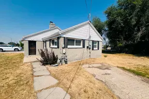 2036 W 1800 N, Farr West, UT 84404 - Photo 7