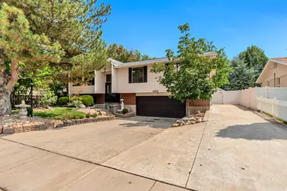 9495 S Pinedale Cir, Sandy, UT 84092 - Photo 3