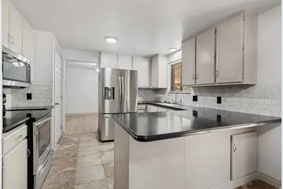 9495 S Pinedale Cir, Sandy, UT 84092 - Photo 9