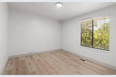 9495 S Pinedale Cir, Sandy, UT 84092 - Photo 15