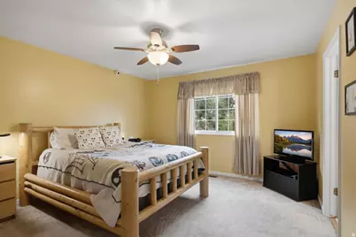 4710 S 2625 W, Roy, UT 84067 - Photo 15