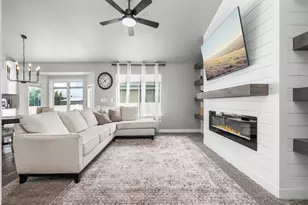 853 E Primrose Way, Eagle Mountain, UT 84005 - Photo 3